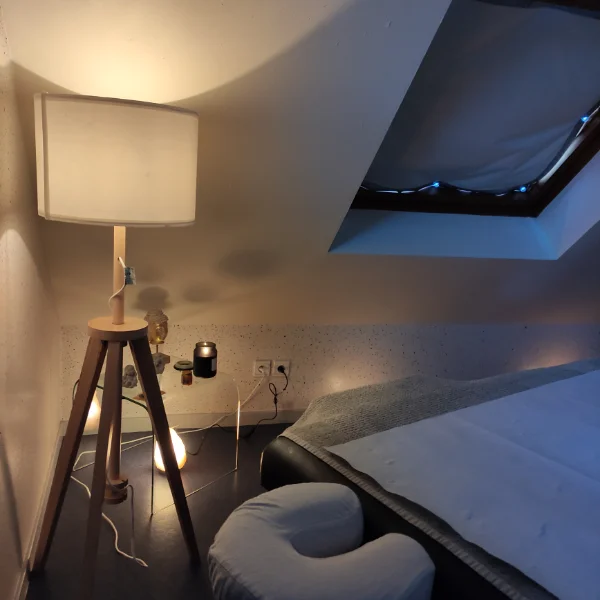 Massa Dom massages energetiques chez crea tif Whir au Val